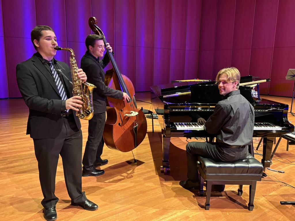 0DDF3863 9A84 44F6 B273 C7707FDF5C3E 1 105 c